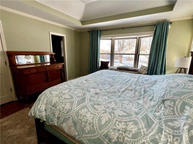 8987 Oak Country Lane, De Soto, KS 66018