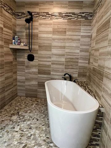 8987 Oak Country Lane, De Soto, KS 66018