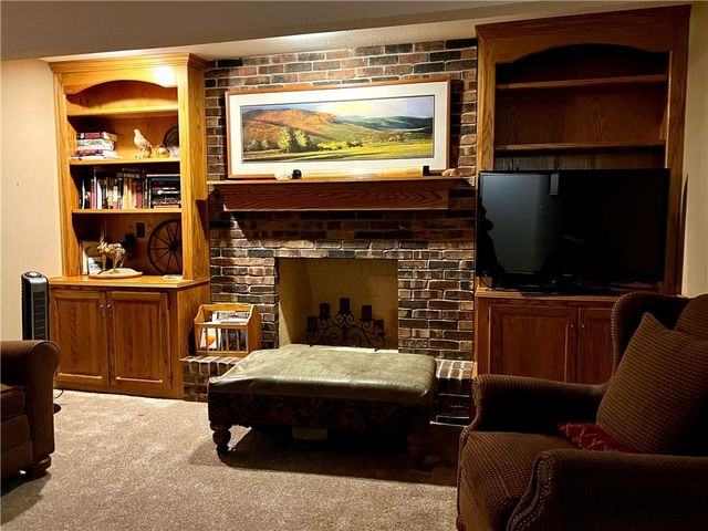 8987 Oak Country Lane, De Soto, KS 66018