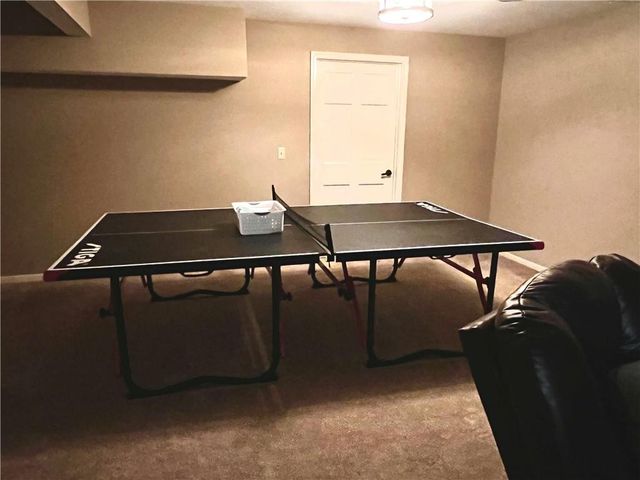 8987 Oak Country Lane, De Soto, KS 66018