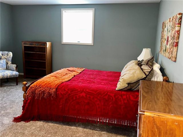 8987 Oak Country Lane, De Soto, KS 66018