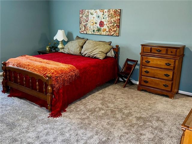 8987 Oak Country Lane, De Soto, KS 66018