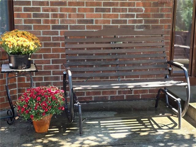 8987 Oak Country Lane, De Soto, KS 66018