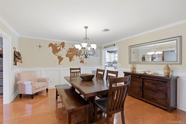 28 Manchester Lane, Stony Brook, NY 11790