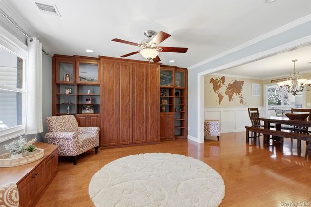 28 Manchester Lane, Stony Brook, NY 11790