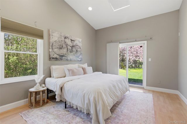 28 Manchester Lane, Stony Brook, NY 11790