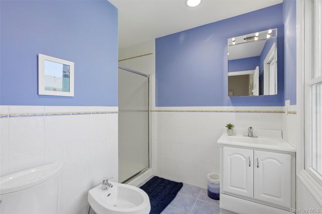 28 Manchester Lane, Stony Brook, NY 11790