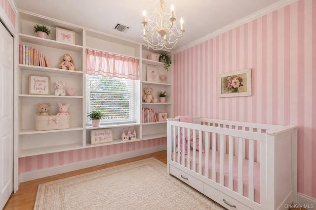 28 Manchester Lane, Stony Brook, NY 11790