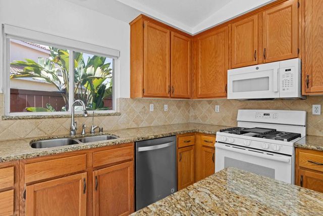 5761 Spur Ave, Oceanside, CA 92057