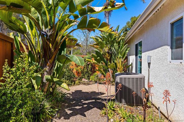 5761 Spur Ave, Oceanside, CA 92057