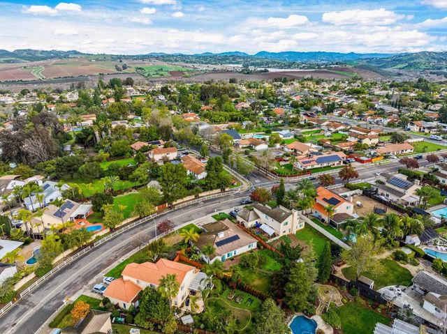 5761 Spur Ave, Oceanside, CA 92057