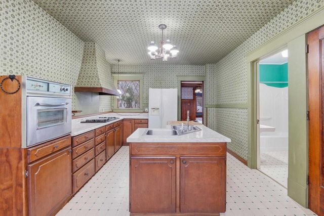 23 N PARK AVENUE, Fond Du Lac, WI 54935