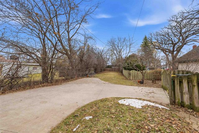 23 N PARK AVENUE, Fond Du Lac, WI 54935