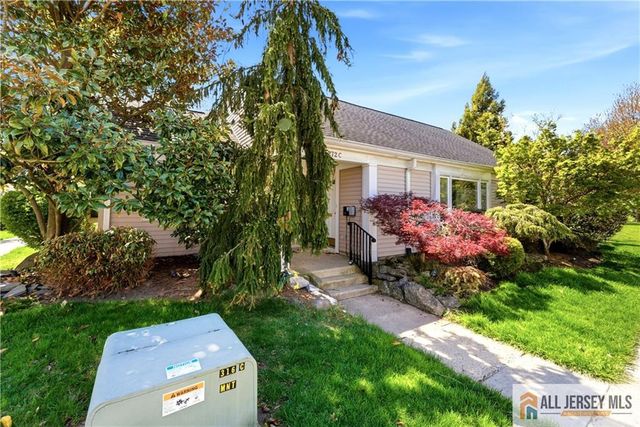 272 Middlebury Lane 272C, Monroe, NJ 08831