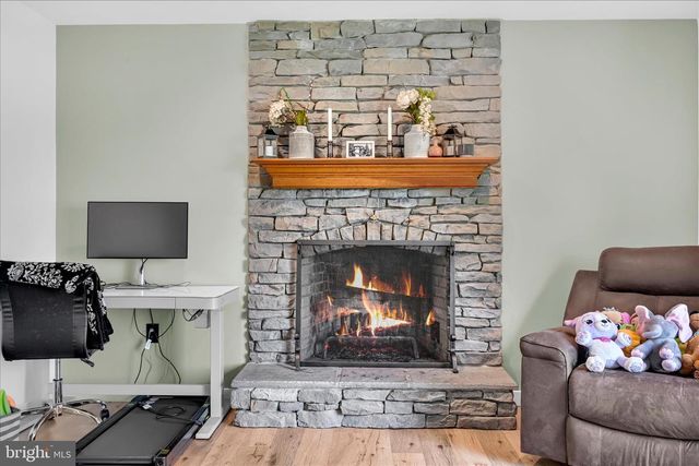 430 OAK LN, Palmyra, PA 17078
