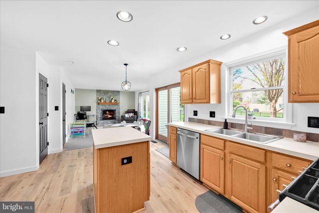 430 OAK LN, Palmyra, PA 17078