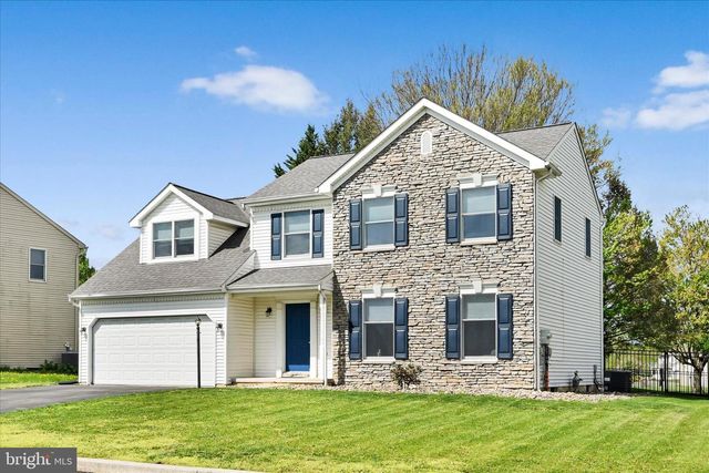 430 OAK LN, Palmyra, PA 17078