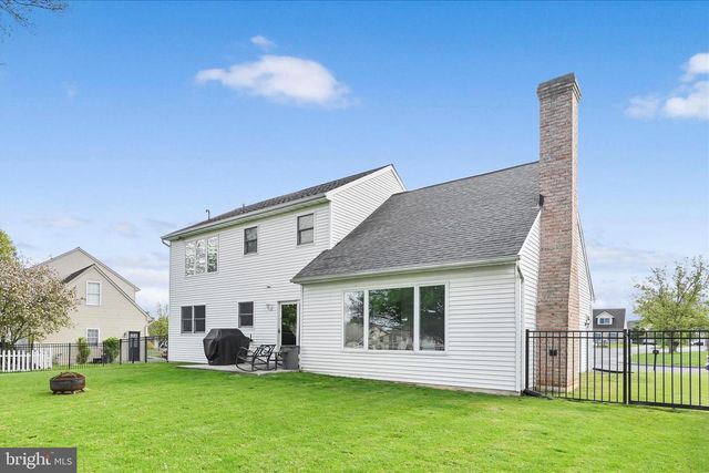 430 OAK LN, Palmyra, PA 17078