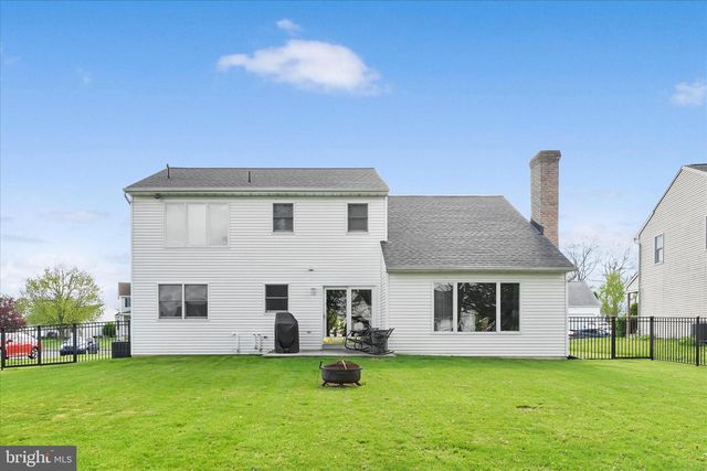 430 OAK LN, Palmyra, PA 17078