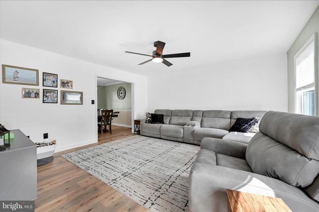 430 OAK LN, Palmyra, PA 17078