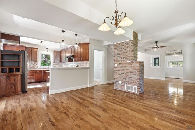 1816 EVERGREEN DR, Rapid City, SD 57702
