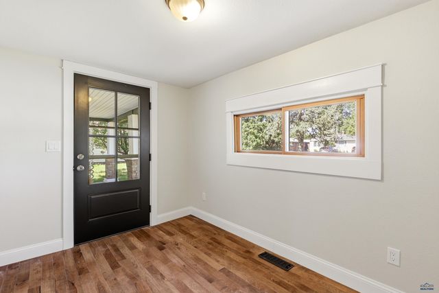 1816 EVERGREEN DR, Rapid City, SD 57702
