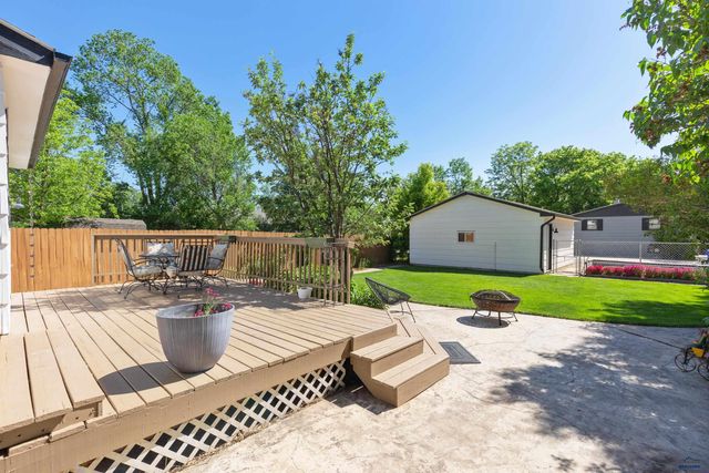 1816 EVERGREEN DR, Rapid City, SD 57702