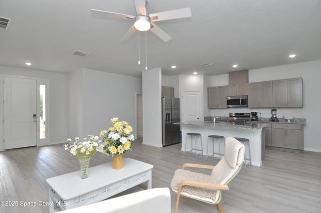 241 Saint Andre Boulevard SW, Palm Bay, FL 32908