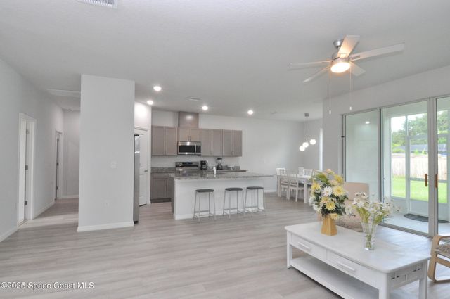 241 Saint Andre Boulevard SW, Palm Bay, FL 32908