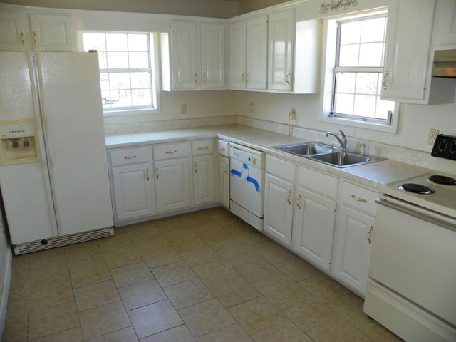306 Doug Luna Rd, Walling, TN 38587