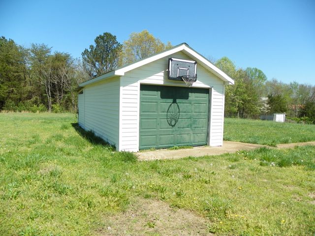 306 Doug Luna Rd, Walling, TN 38587