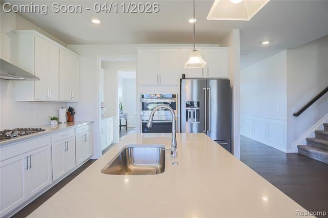 13101 Valencia Drive, Utica, MI 48315