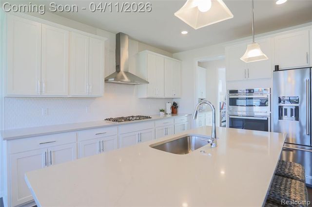 13101 Valencia Drive, Utica, MI 48315
