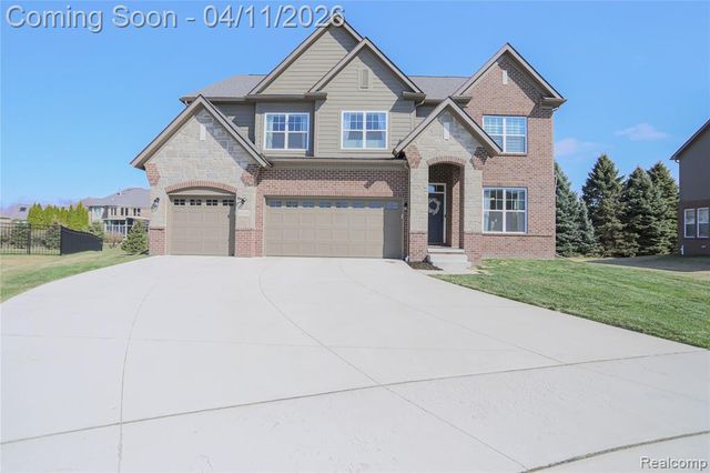 13101 Valencia Drive, Utica, MI 48315