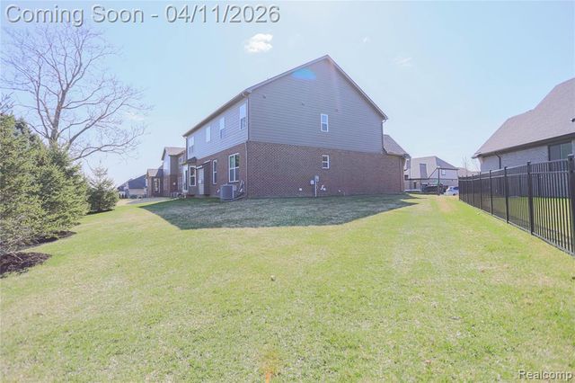 13101 Valencia Drive, Utica, MI 48315