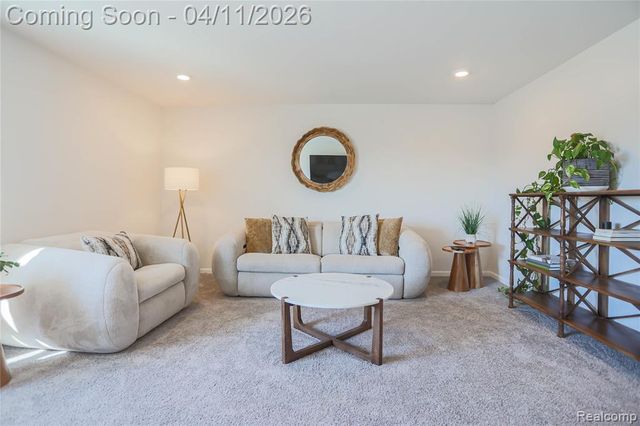 13101 Valencia Drive, Utica, MI 48315