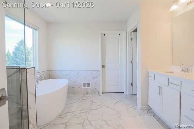 13101 Valencia Drive, Utica, MI 48315