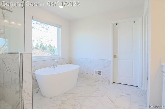 13101 Valencia Drive, Utica, MI 48315