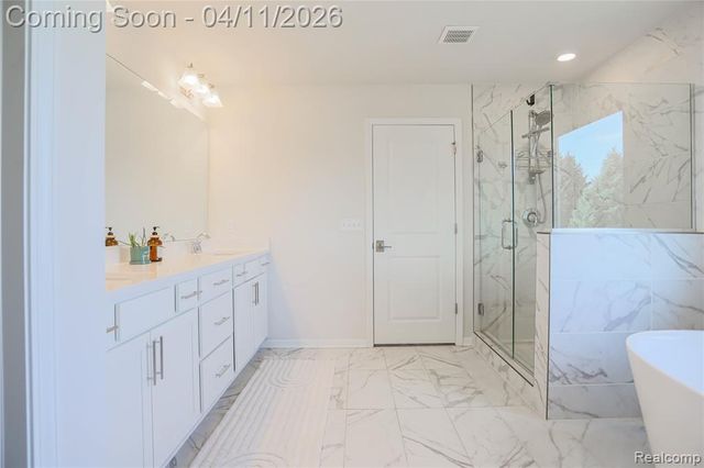13101 Valencia Drive, Utica, MI 48315