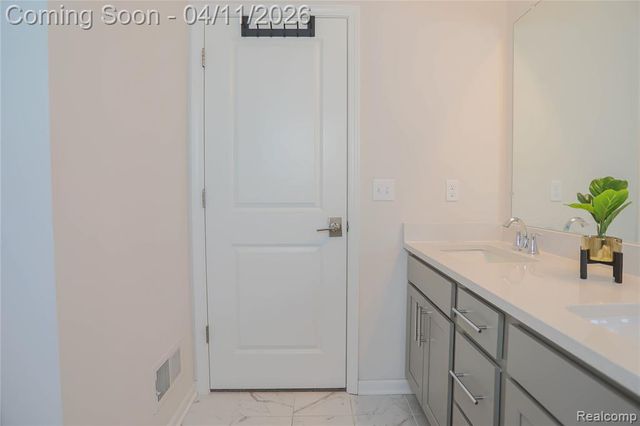13101 Valencia Drive, Utica, MI 48315