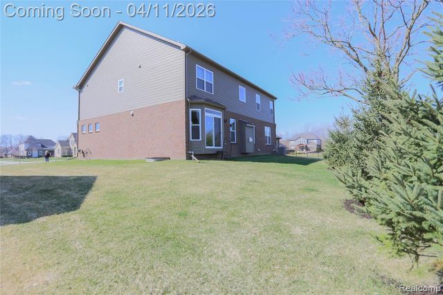 13101 Valencia Drive, Utica, MI 48315