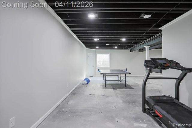 13101 Valencia Drive, Utica, MI 48315