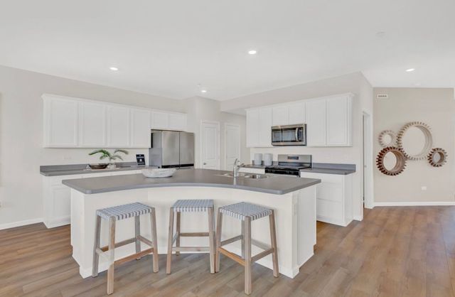 2256 Horseshoe Circle 9104, Naperville, IL 60564