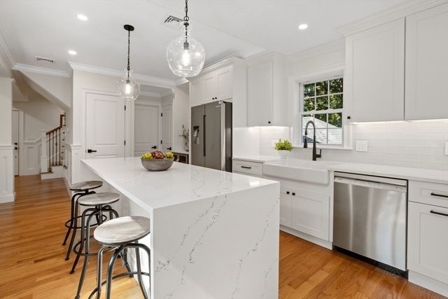 21 Vista St, Melrose, MA 02176
