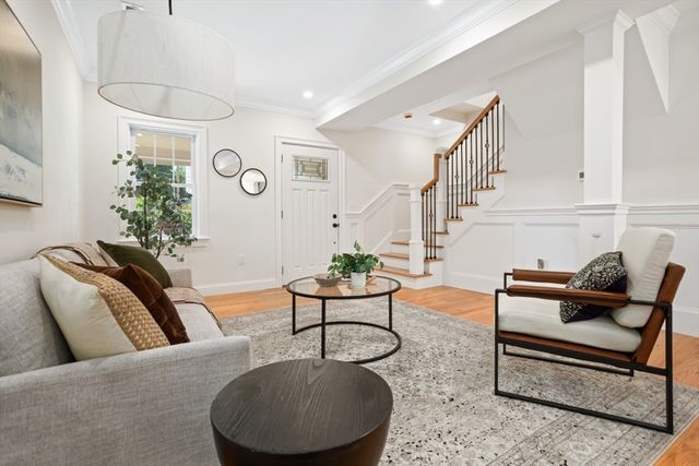21 Vista St, Melrose, MA 02176