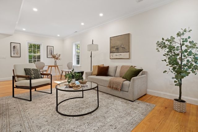 21 Vista St, Melrose, MA 02176