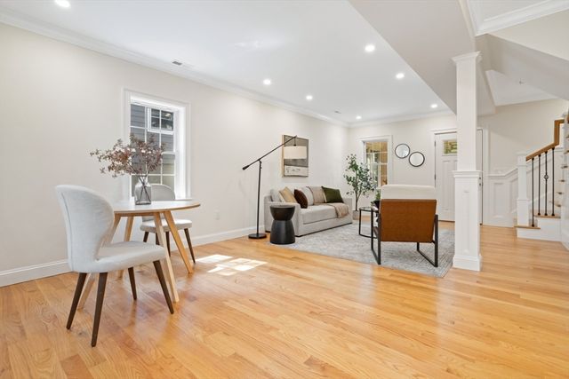 21 Vista St, Melrose, MA 02176