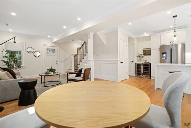 21 Vista St, Melrose, MA 02176