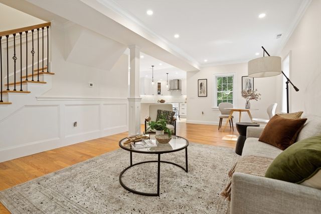 21 Vista St, Melrose, MA 02176