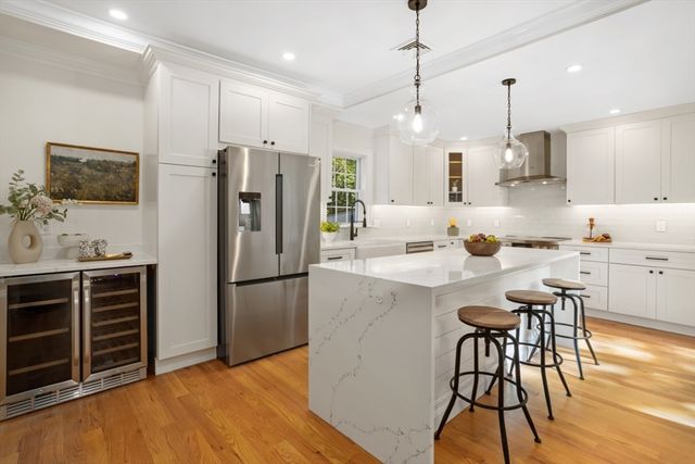 21 Vista St, Melrose, MA 02176